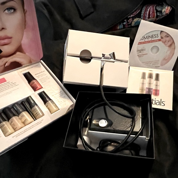 Luminess Airbrush Cosmetics ( Starter Kit ) - Picture 13 of 13